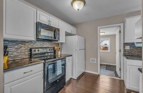 Greater Auburndale House | Cozy Comfortable Single Home Located Near Topeka's Hospitalsn