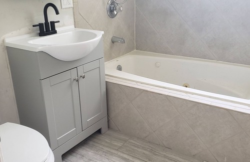 Chester Highlands Apartment | Cozy & Comfy 2 bedroom remodeled with plenty parking