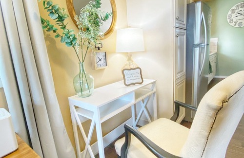 Summit Cottage | Cozy & Comfy Vickery Cottage, Tacoma WA