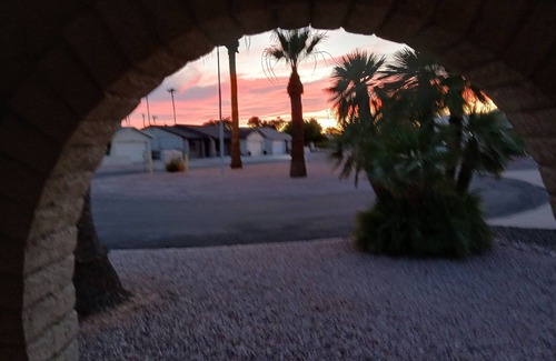 Fountain of the Sun House | Cozy completely remodeled 2-bedroom house on the golf course in sunny Mesa Az