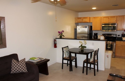 Seven Mile Beach Condo | Cozy Condo - 10 minutes to Seven Mile Beach!