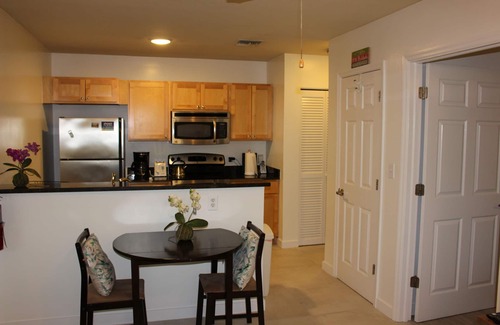 Seven Mile Beach Condo | Cozy Condo - 10 minutes to Seven Mile Beach!