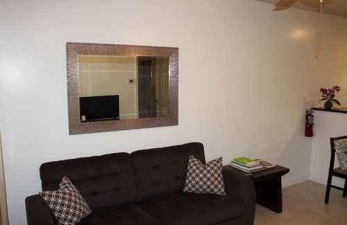 Seven Mile Beach Condo | Cozy Condo - 10 minutes to Seven Mile Beach!