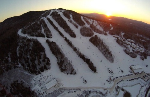 Bennington Condo | COZY CONDO ACROSS THE STREET FROM CROTCHED MOUTIAN SKI&RIDE