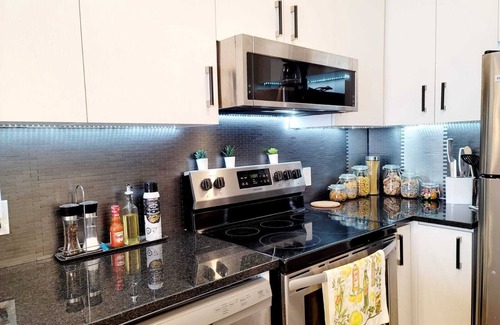 Brampton Apartment | Cozy Condo-Apartment/Suite in Brampton