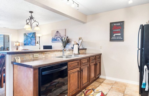 Indian Point Condo | Cozy Condo at Rock Lane Resort