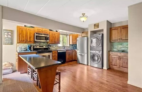 Seven Springs Condo | Cozy Condo at Seven Springsn