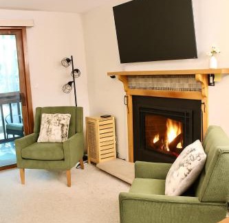 Bellaire Apartment | Cozy Condo by Shanty Creek