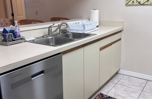 Bayshore Gardens Condo | Cozy Condo close to IMG, SCF and beaches