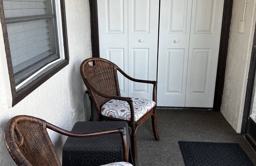 Bayshore Gardens Condo | Cozy Condo close to IMG, SCF and beaches