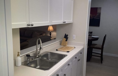 North Central Edmonton Condo | Cozy Condo close to LRT, Stadium and Expo Center.
