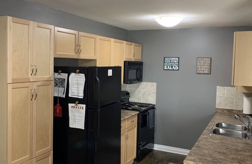 Regina Condo | Cozy condo, close to Northgate mall and Ring road Top Floor.
