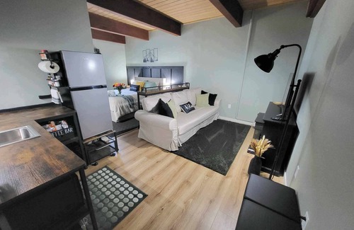 Mancelona Condo | Cozy condo in charming Mancelona on ski/golf resort.