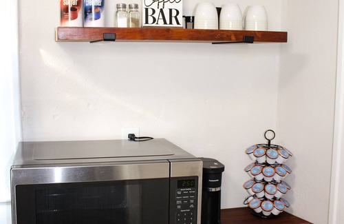 Metropolitan Condo | Cozy Condo in Downtown! Starland District!