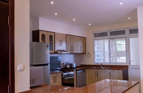 Kampala Apartment | Cozy Condo in Lubowa with a Lift, Gym+Sauna & Pool
