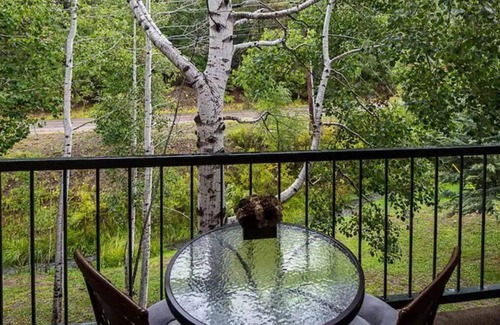 Ruidoso Condo | Cozy Condo in Ruidoso ideal for Outdoor Enthusiasts!
