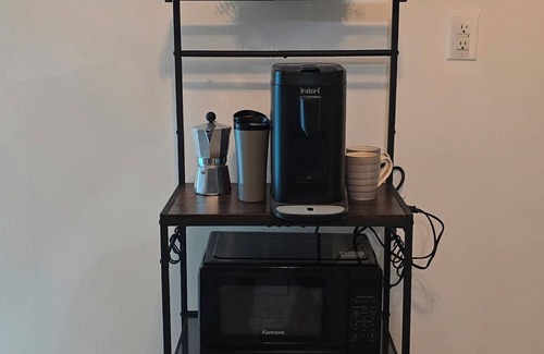 Downtown Richmond Apartment | Cozy condo in Shockoe Bottom with bars and restaurants at the doorsteps. n