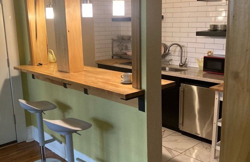 Downtown Minneapolis Apartment | Cozy condo in the heart of Minneapolis. Historical brownstone and charming area.