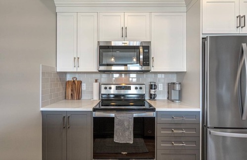 Southeast Calgary Condo | Cozy Condo in the Heart of Seton