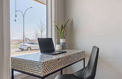 Southeast Calgary Condo | Cozy Condo in the Heart of Seton