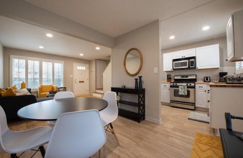 Royal Oak Apartment | Cozy Condo in the Heart of Royal Oak