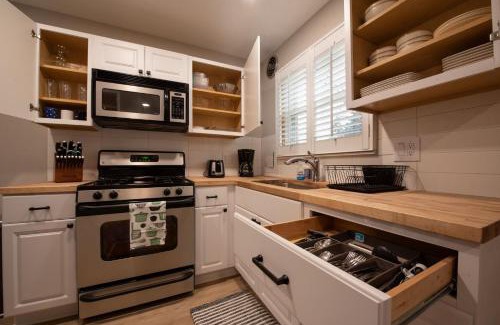 Royal Oak Apartment | Cozy Condo in the Heart of Royal Oak