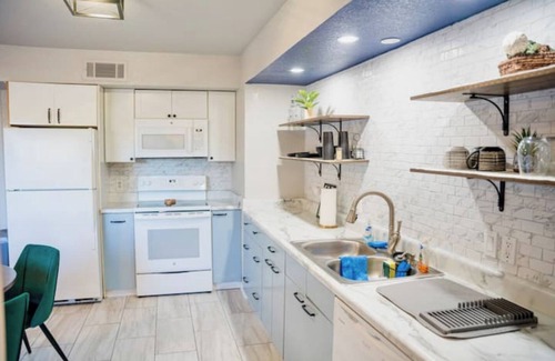 Yuma House | Cozy condo in Yuma!