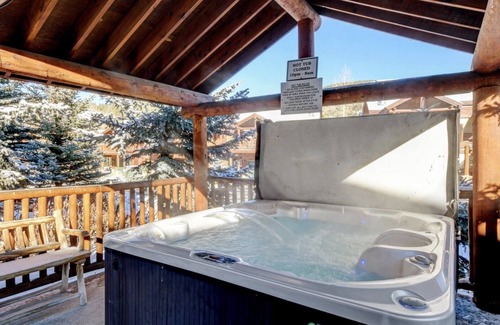 Old Town Condo | Cozy Condo less than 5 min Shuttle to Gondola