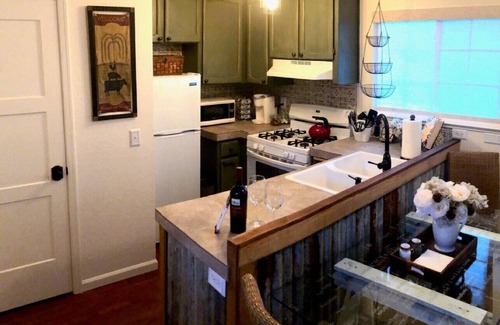 Grass Valley Condo | COZY condo located on Mill St. in downtown historic Grass Valley.
