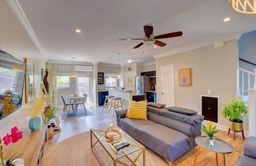 Nassau Apartment | Cozy Condo Near Beach, Restaurants, Shops, Airport