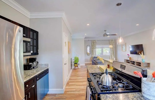 Nassau Apartment | Cozy Condo Near Beach, Restaurants, Shops, Airport