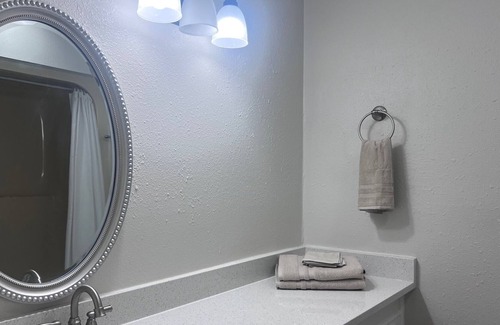 Westminster Apartment | Cozy Condo Near Lake Hartwell
