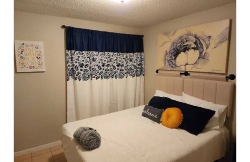 South Main Condo | Cozy condo near NRG stadium and Texas Medical Center