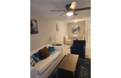 South Main Condo | Cozy condo near NRG stadium and Texas Medical Center