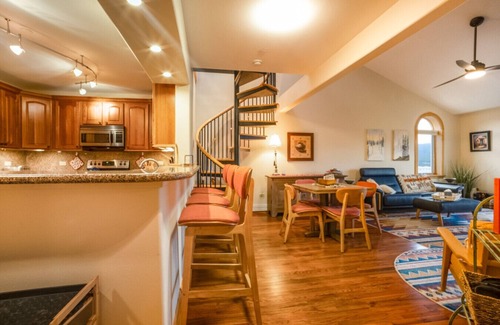 Angel Fire Condo | Cozy Condo near Ski Lifts and Trails with Beautiful Views of Wheeler Peak and Mt. Baldy