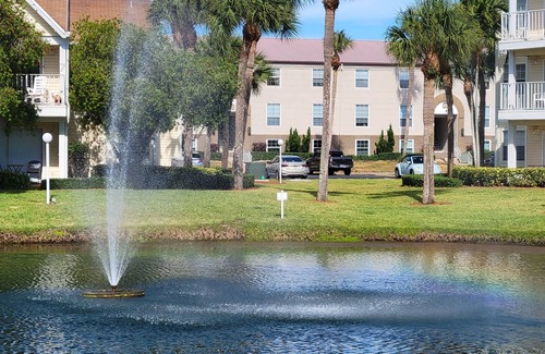 Ocean Side Village Condo | Cozy condo near sun, sand, and surf.