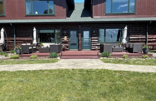Pine River Condo | Cozy Condo on Whitefish chain