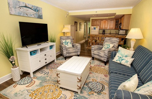 Hatteras Condo | Cozy Condo Perfect for Solo Travelers or Couples w Beach & Sound Access & Community Pool