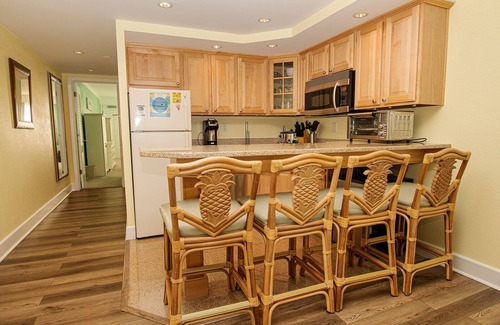 Hatteras Condo | Cozy Condo Perfect for Solo Travelers or Couples w Beach & Sound Access & Community Pool