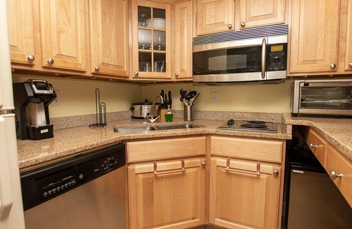 Hatteras Condo | Cozy Condo Perfect for Solo Travelers or Couples w Beach & Sound Access & Community Pool
