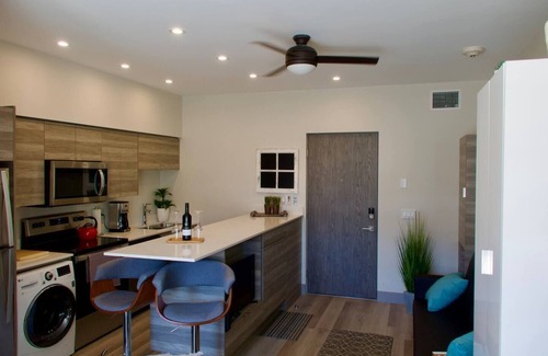 Vernon Condo | Cozy Condo Steps to Lake