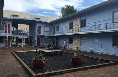 West Campus Apartment | Cozy Condo