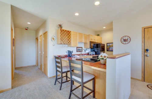 Wildernest Condo | Cozy Condo w/Balcony & Mtn Views in Silverthorne