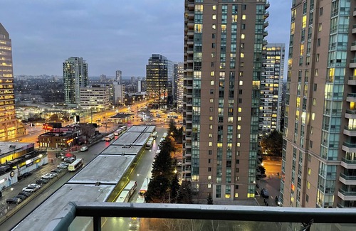 Newtonbrook Apartment | Cozy condo w/Free Parking/Gym
