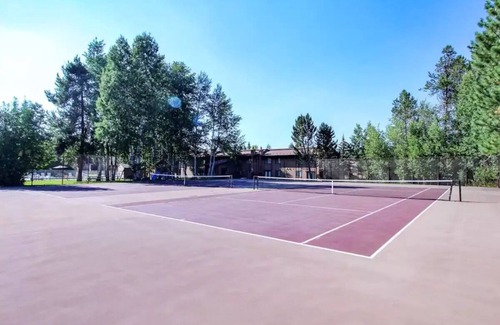 McCall Condo | Cozy Condo w/pool & gym in prime McCall location