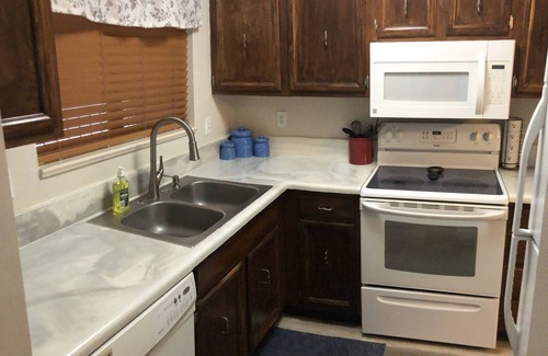Grand Junction Condo | Cozy condo, walking distance to trails, shops, restaurants, fitness center.n