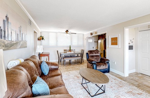 Fort Walton Beach House | Cozy Condo with a Pool, Washer/Dryer, and High-speed WiFi