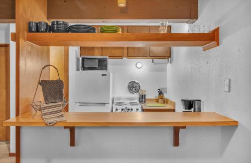 Bear Valley Apartment | Cozy Condo with Fireplace - Tamarack 3