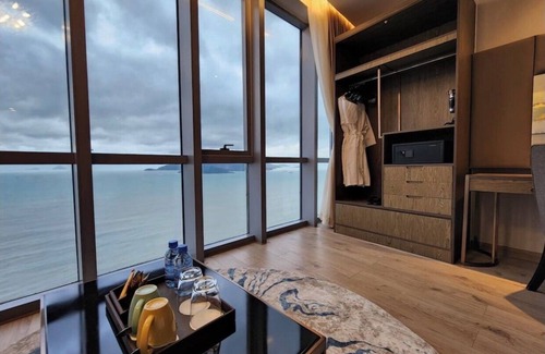 Tran Phu Beach Condo | Cozy condo with fitness room, WiFi in lovely Nha Trang