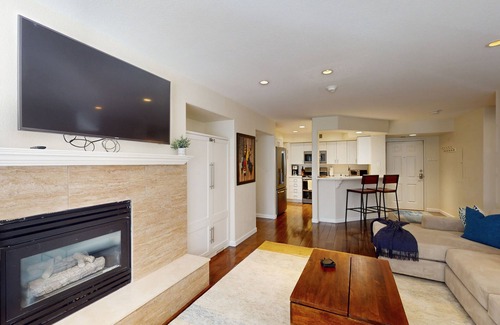 Edwards Condo | Cozy condo with gas grill, on the Eagle river, walk to Edwards Riverwalk,